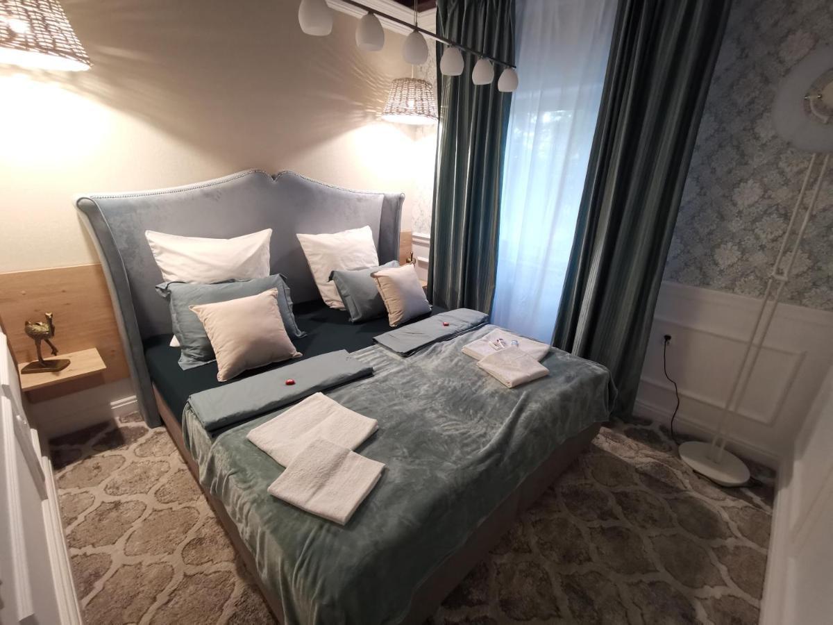 Rowy Luxury Villa *